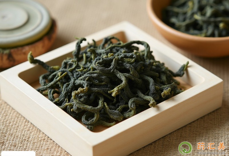 胰腺炎恢復期是可以喝絞股藍茶的,絞股藍茶湯碧綠,稍帶清香、微苦,入喉回甘。具有降血壓、降血脂、降血糖、延緩衰老等功效。喝絞股藍茶的好處1、抗癌抑癌:七葉膽是抗癌物種中效果最佳者,配入“紫杉醇”等中草藥防治效果尤佳。經國內外廣泛試驗,對肝癌、胃癌、肺癌、食道癌、子宮癌、乳腺癌、膽囊癌等20多種癌癥、癌細胞抑制有效率高達80%。2、止咳:七葉膽能消炎解毒,止咳祛痰,有治療常見疑難雜癥的奇特功能。對支氣管炎及支氣管哮喘等病癥療效奇特。對支氣管炎的有效率達79%。3、養顏抗衰老:能延長細胞壽命,增長智力因子,美潤皮膚,保其青春,推遲衰老。4、安神除煩:對精神衰弱、偏頭痛、頑固性失眠癥,疲勞恢復的特有作用。5、減肥:七葉膽還有抑制過氧化脂質和甾族化合物激素副作用的功能,對平衡機體營養,防治肥胖癥有直接作用。適用人群健康體質平和質,氣虛體質,氣郁體質,瘀血體質。禁忌人群授乳期體寒之婦女、出血性中風病人、胃出血不宜飲用。女性於生理期間服用會使經血增多。 胰腺炎恢復期是可以喝絞股藍茶的,絞股藍茶湯碧綠,稍帶清香、微苦,入喉回甘。具有降血壓、降血脂、降血糖、延緩衰老等功效。喝絞股藍茶的好處1、抗癌抑癌:七葉膽是抗癌物種中效果最佳者,配入“紫杉醇”等中草藥防治效果尤佳。經國內外廣泛試驗,對肝癌、胃癌、肺癌、食道癌、子宮癌、乳腺癌、膽囊癌等20多種癌癥、癌細胞抑制有效率高達80%。2、止咳:七葉膽能消炎解毒,止咳祛痰,有治療常見疑難雜癥的奇特功能。對支氣管炎及支氣管哮喘等病癥療效奇特。對支氣管炎的有效率達79%。3、養顏抗衰老:能延長細胞壽命,增長智力因子,美潤皮膚,保其青春,推遲衰老。4、安神除煩:對精神衰弱、偏頭痛、頑固性失眠癥,疲勞恢復的特有作用。5、減肥:七葉膽還有抑制過氧化脂質和甾族化合物激素副作用的功能,對平衡機體營養,防治肥胖癥有直接作用。適用人群健康體質平和質,氣虛體質,氣郁體質,瘀血體質。禁忌人群授乳期體寒之婦女、出血性中風病人、胃出血不宜飲用。女性於生理期間服用會使經血增多。