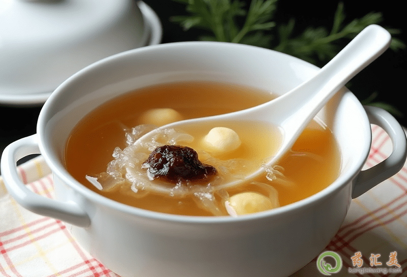 銀耳冰糖水的功效 銀耳冰糖水的功效